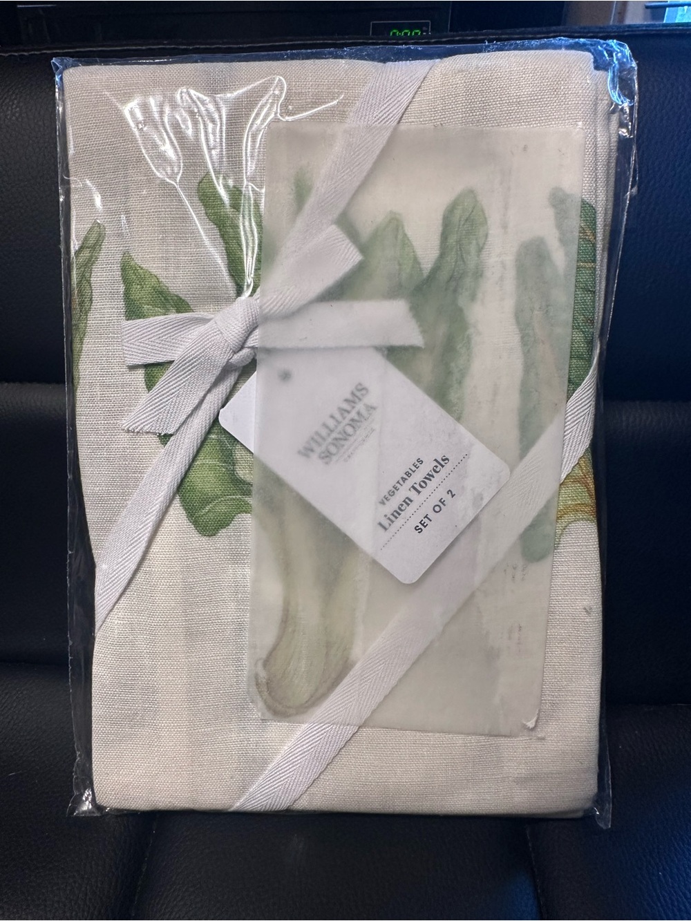 Williams Sonoma Linen Vegetable Kitchen Towels – Green, Pink, Cream